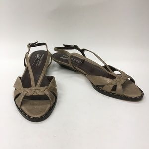Donald J. Pliner Burro Sandals.  7.5N Gold (0085)
